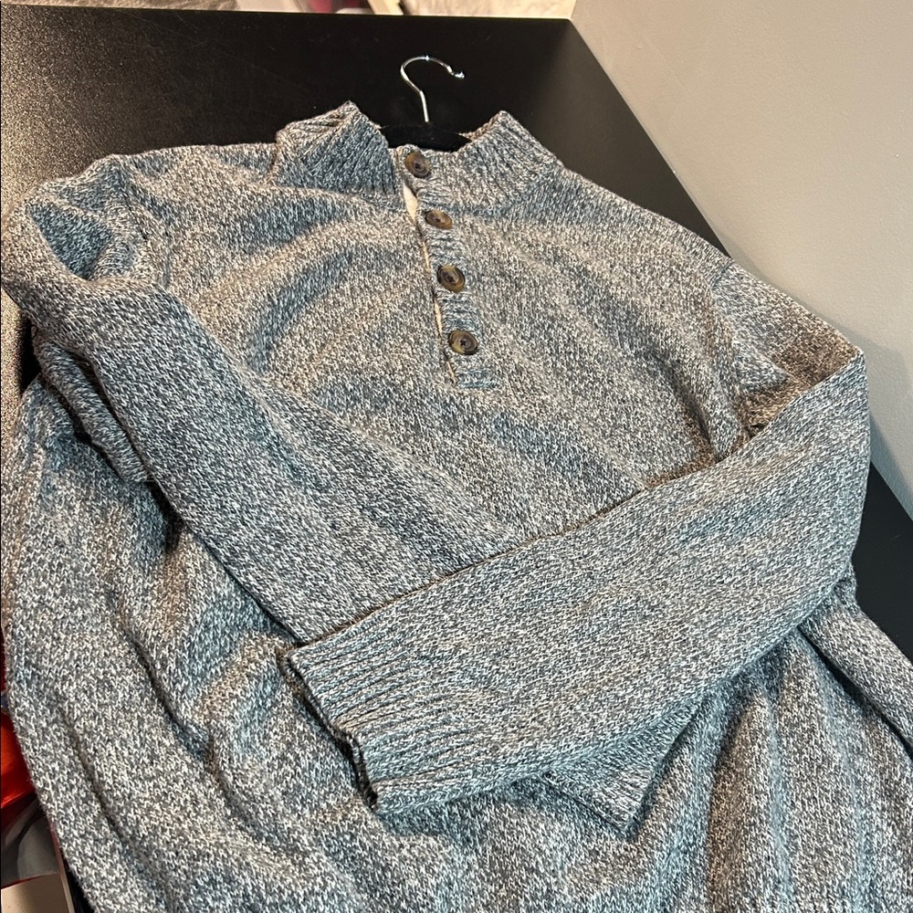Izod Gray Button-Up Crewneck‎ Sweater - Picture 5 of 6